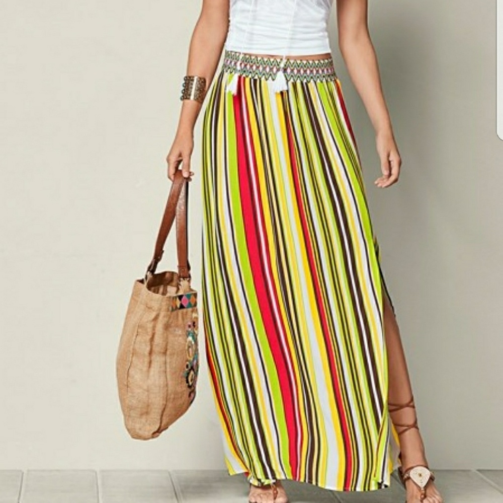 🌻Stripe Print Maxi Skirt🛍 NWOT NEVER WORNED